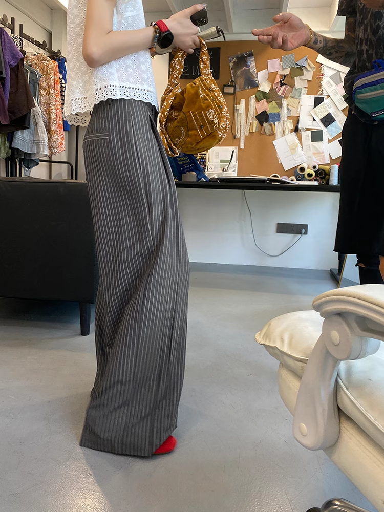 Striped Loose-Fitting Pants_BDHL7403