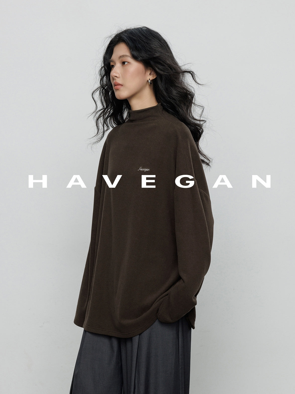 高領刺繡上衣_BDHL7894