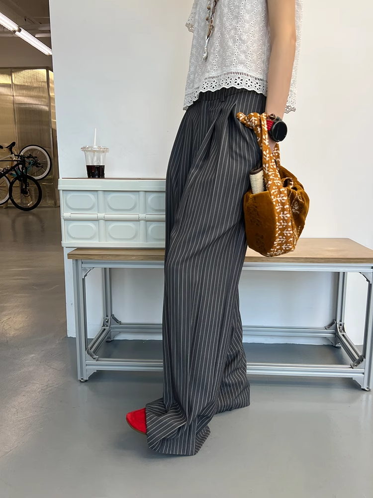 Striped Loose-Fitting Pants_BDHL7403