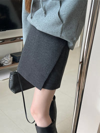 Simple Design Skirt-Style Shorts_BDHL6777