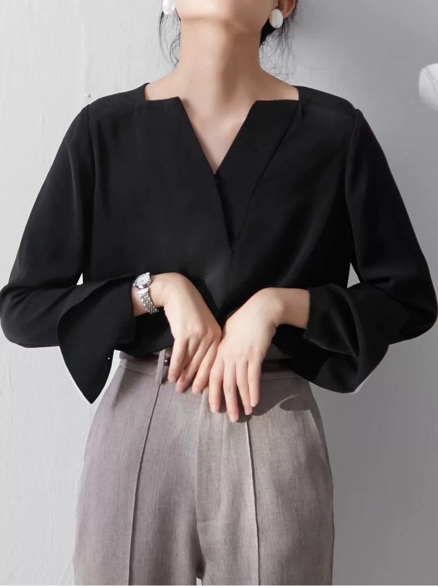 [Ready to ship] Deep V-Neck Classic Shirt LCHK/9005