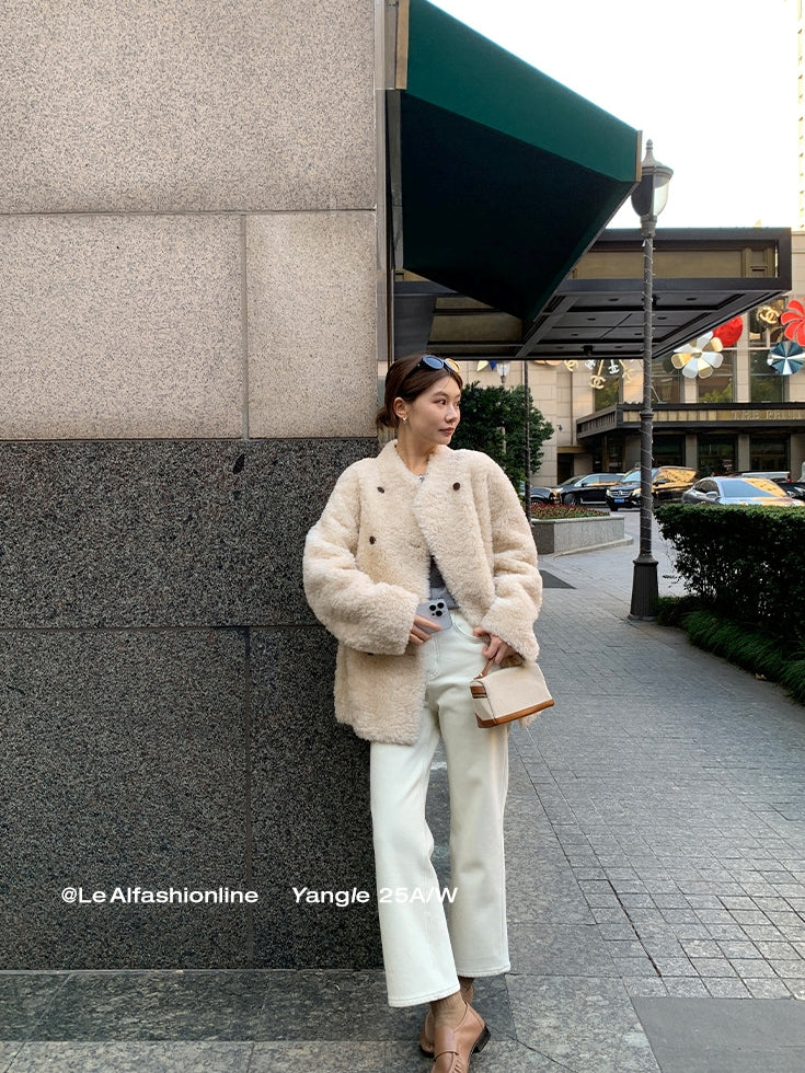 Double-Breasted Fur Coat_BDHL8047