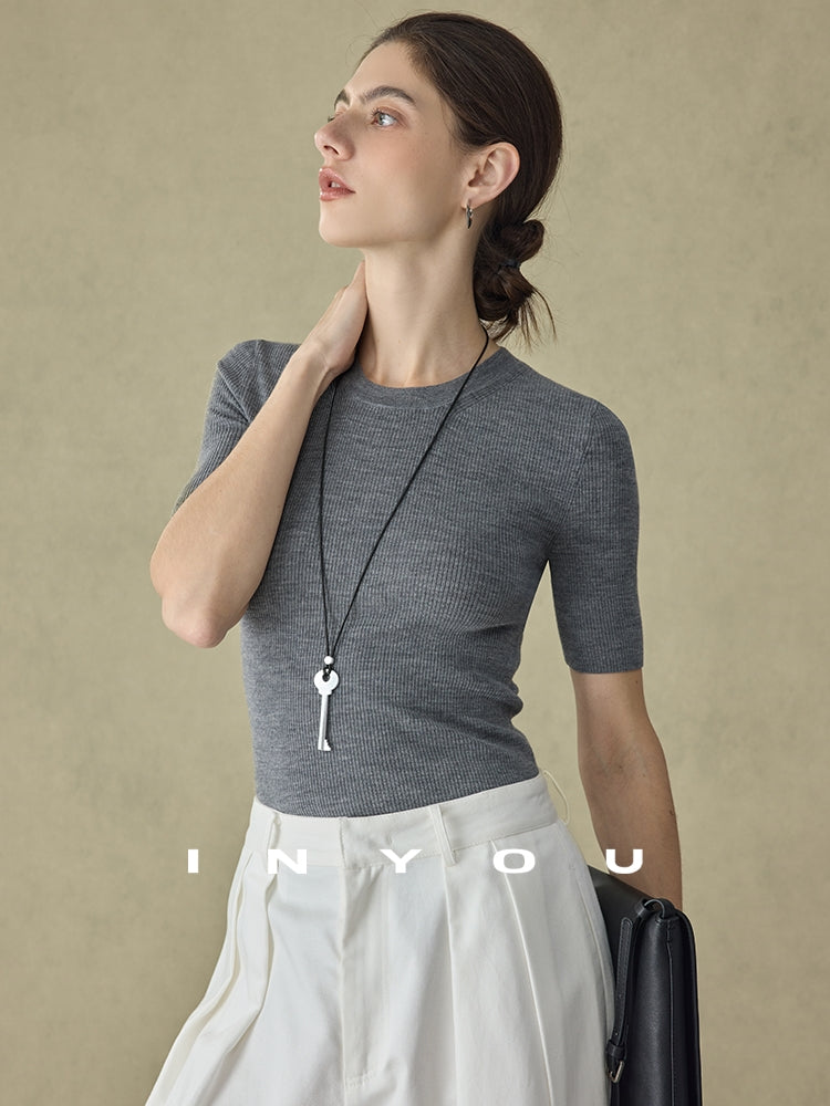 Round-Neck Seamless Slim-Fit Tops_BDHL7715