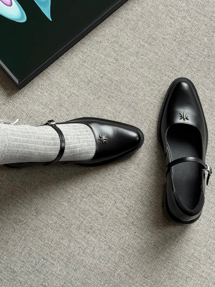 Shallow-Heeled Thick-Soled Black Shoes_BDHL7813