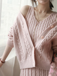 Twisted Knit Cardigan And Dress_BDHL6718