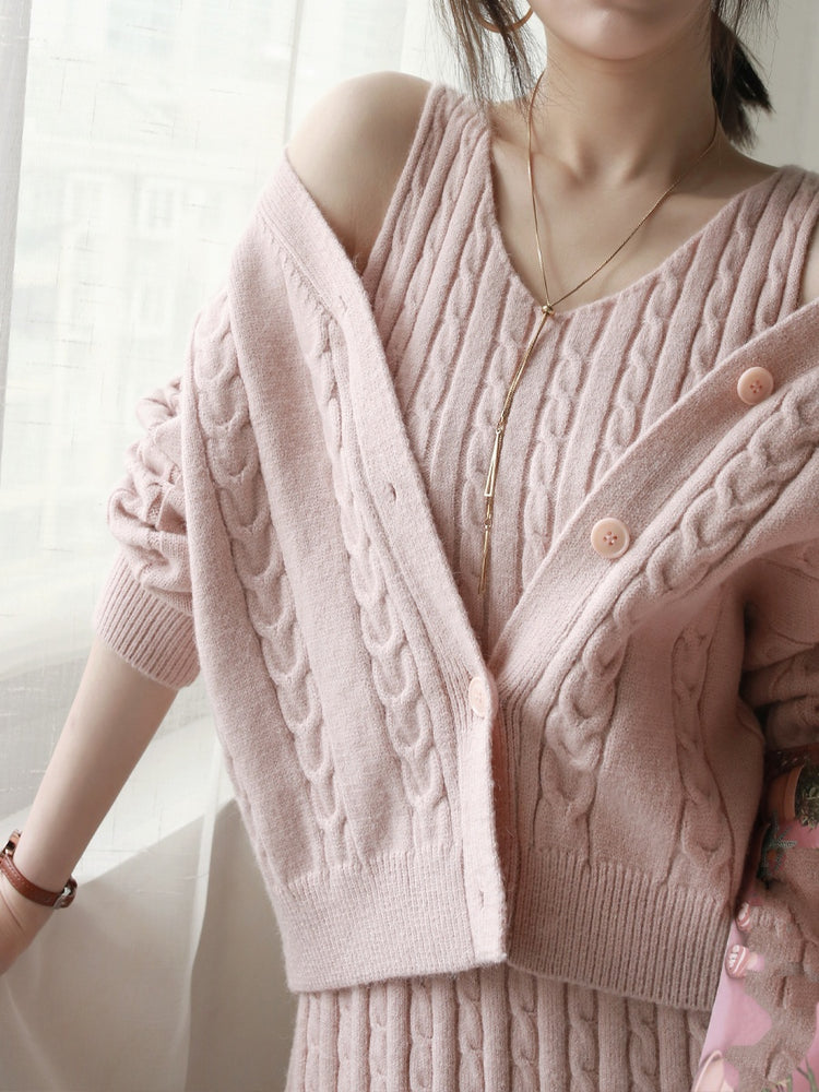 Twisted Knit Cardigan And Dress_BDHL6718