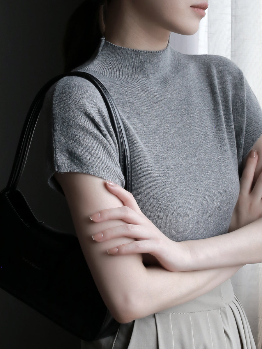 Half-High Collar Short-Sleeved Tops_BDHL7573