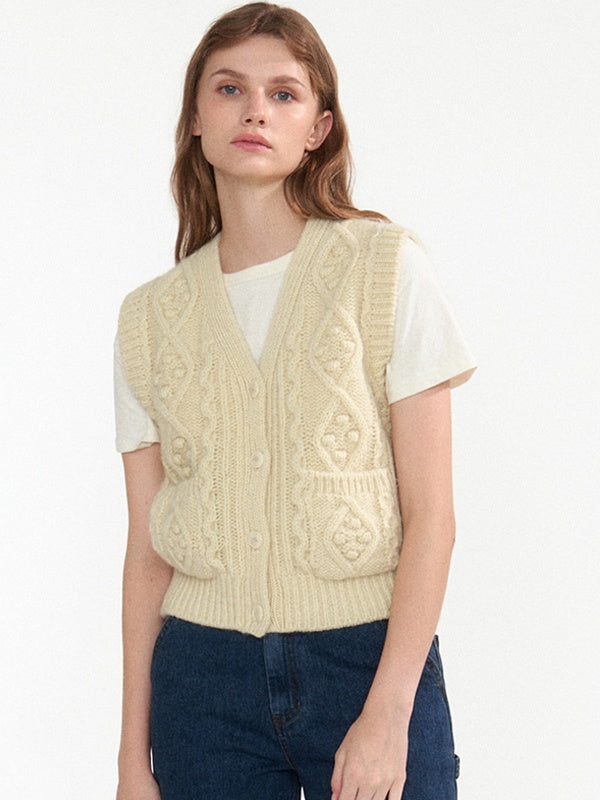 V-Neck Cable Knitted Vest_BDHL6477