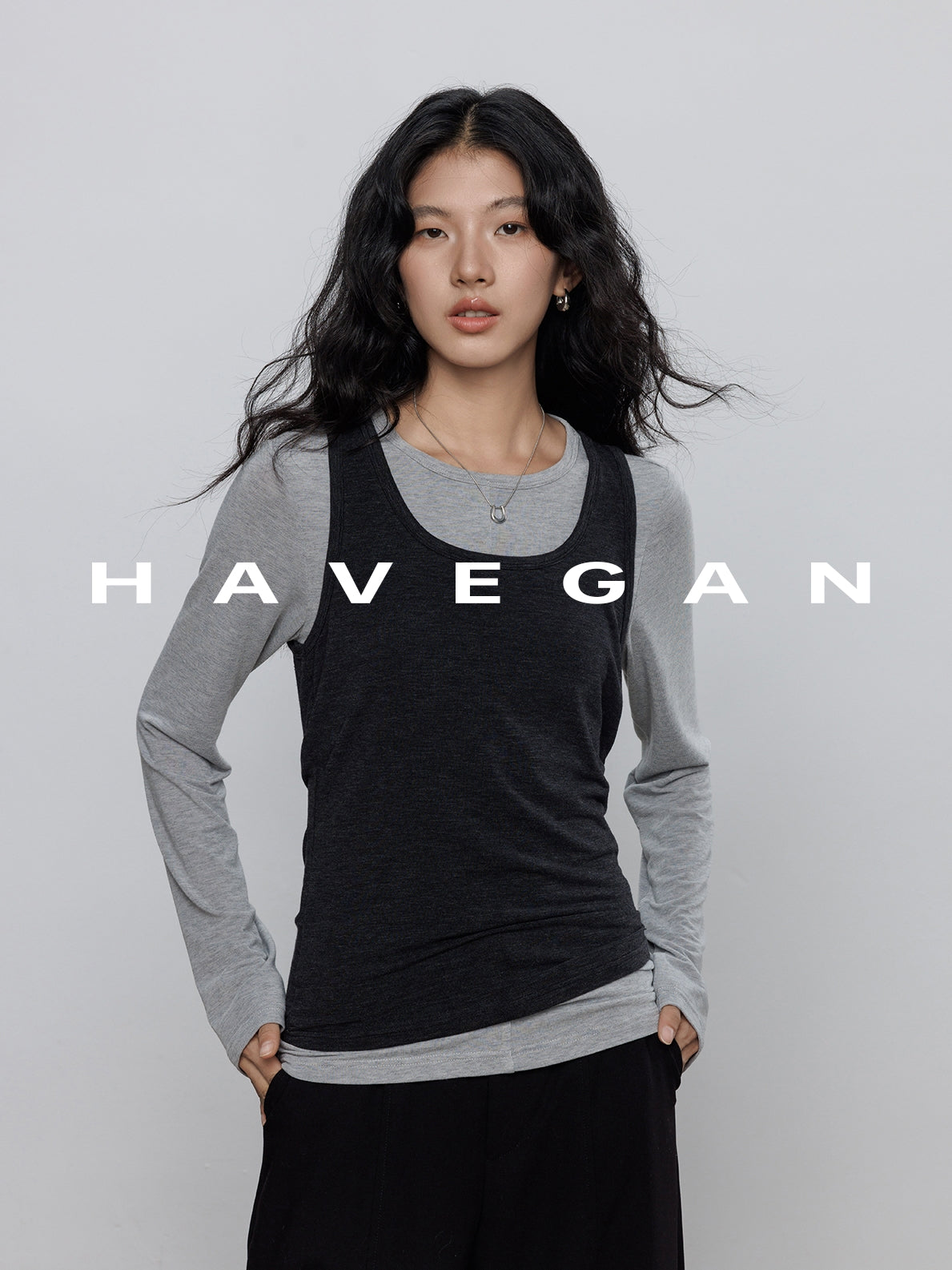 Round-Neck Vest Or Long-Sleeved T-Shirt_BDHL7778