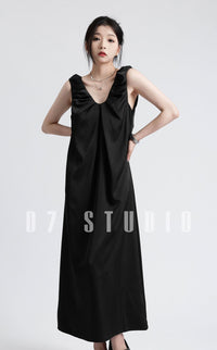 Pleated V-Neck Sleeveless Long Dress_BDHL6154