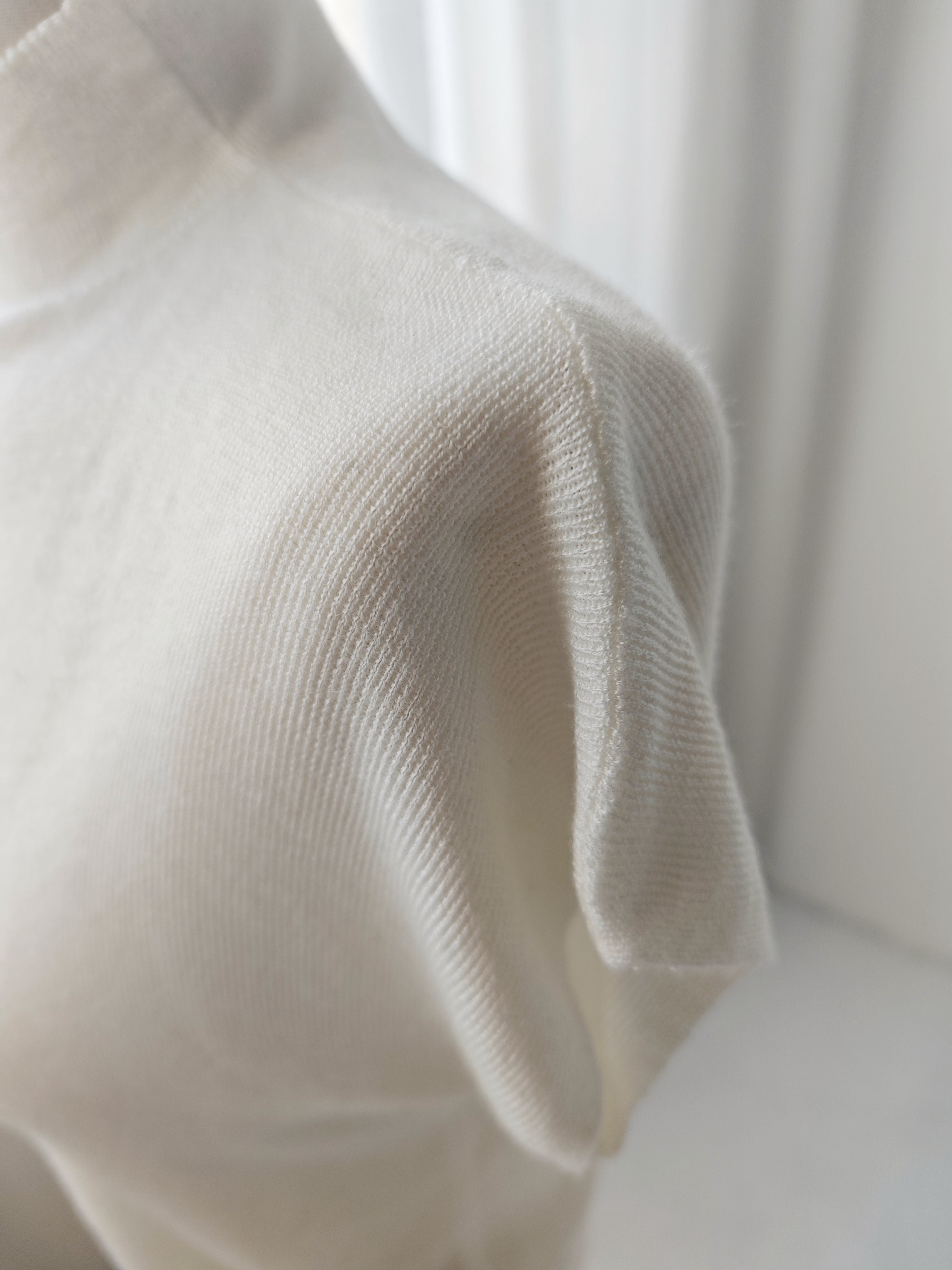 Half-High Collar Short-Sleeved Tops_BDHL7573