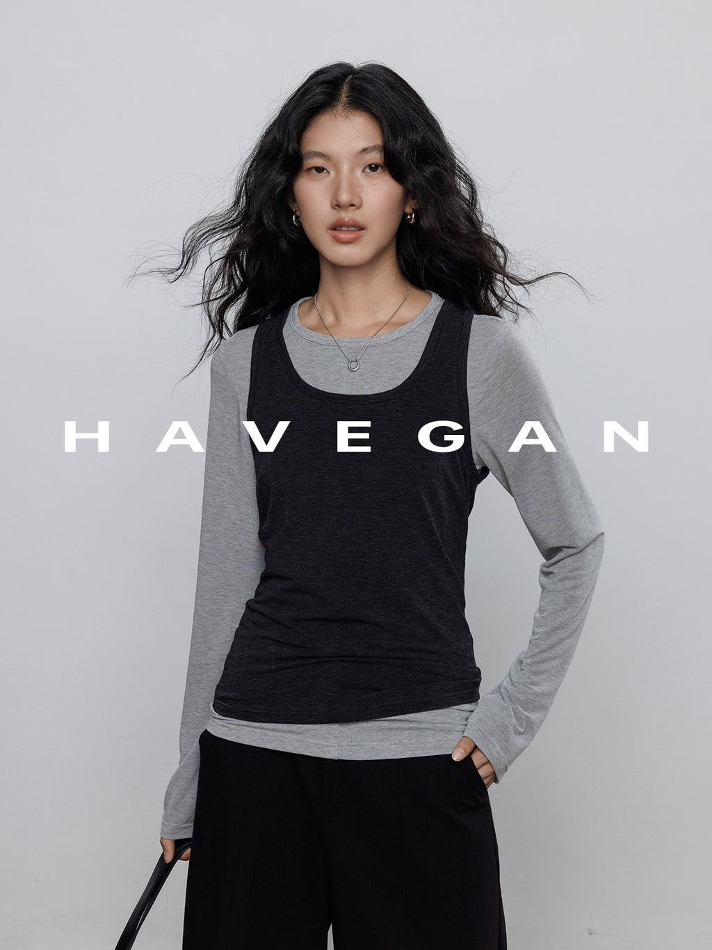 Round-Neck Vest Or Long-Sleeved T-Shirt_BDHL7778