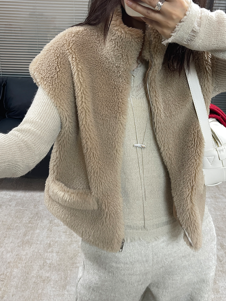Fur Stand Collar Vest_BDHL6933