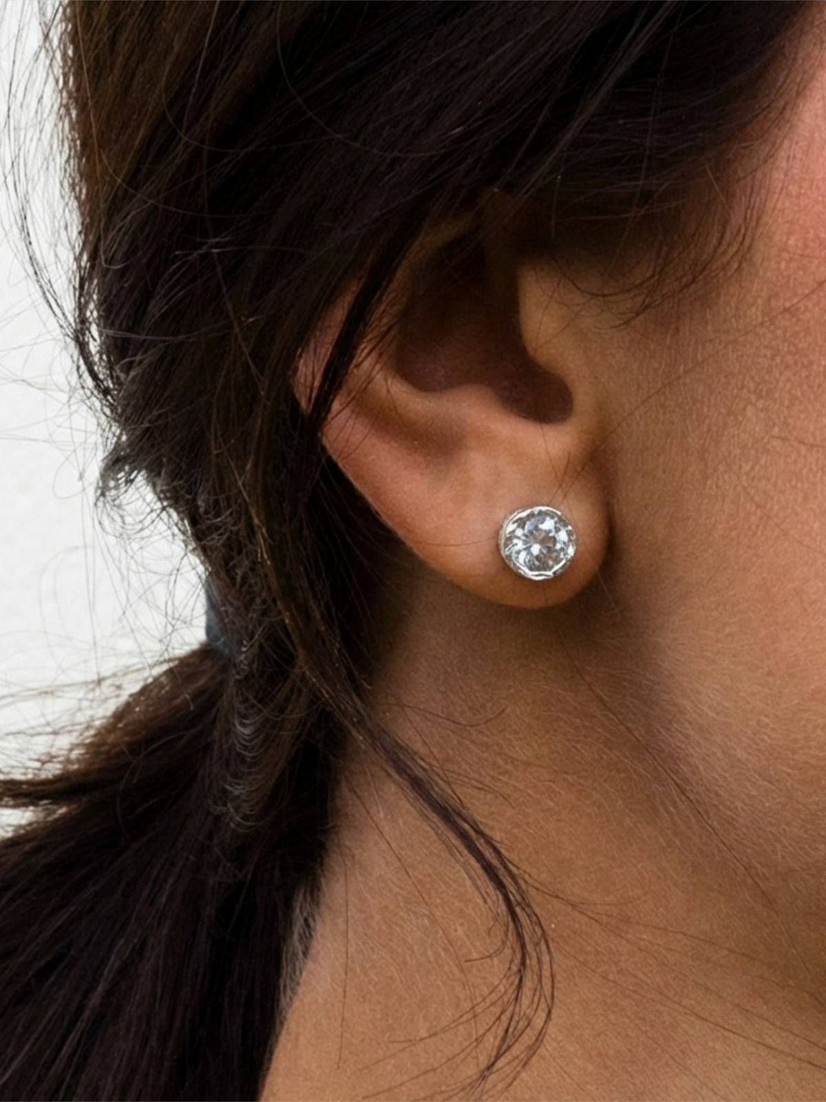 Bezel Stone Stud Earrings_BDHL8466