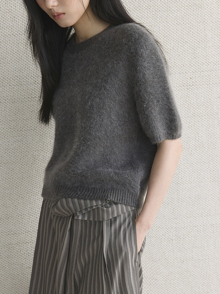 Simple Short-Sleeved Knit Tops_BDHL8149