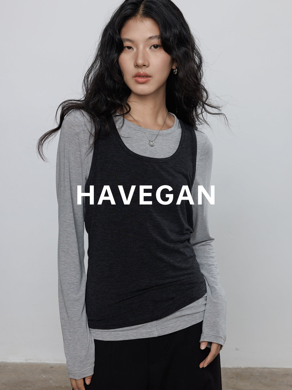 Round-Neck Vest Or Long-Sleeved T-Shirt_BDHL7778