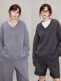 Loose Triangle V-Neck Sweater_BDHL6634