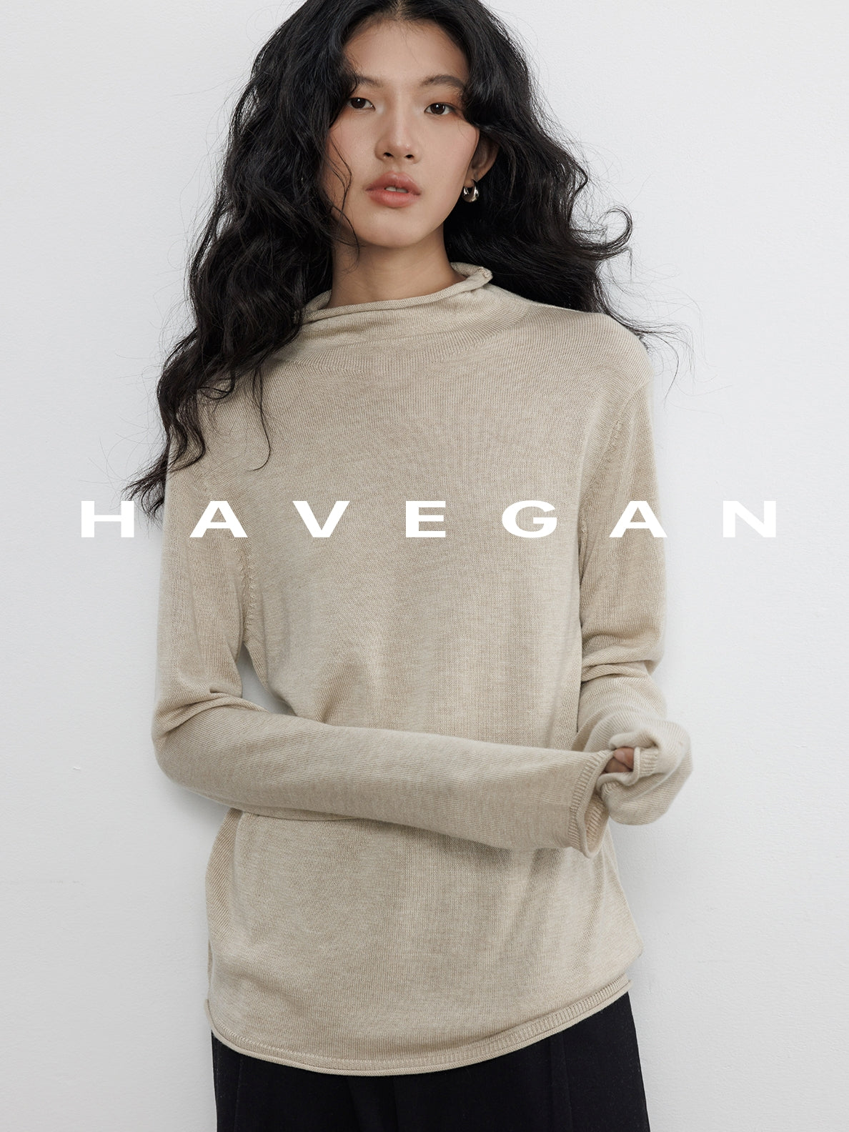 High-Neck Relaxed Tops_BDHL7899