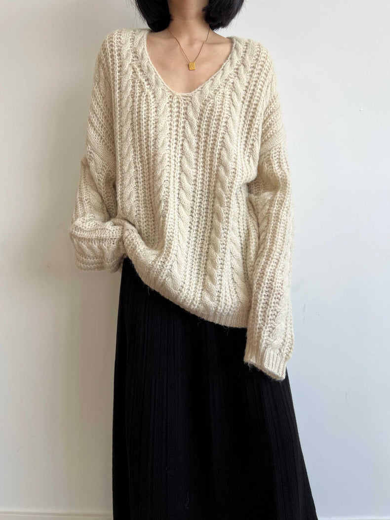 Loose-Fitting Slim V-Neck Sweater_BDHL6552