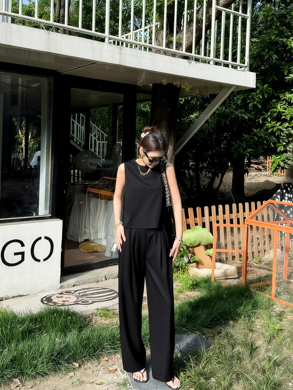 Pleated Wide-Leg Pants_BDHL8161