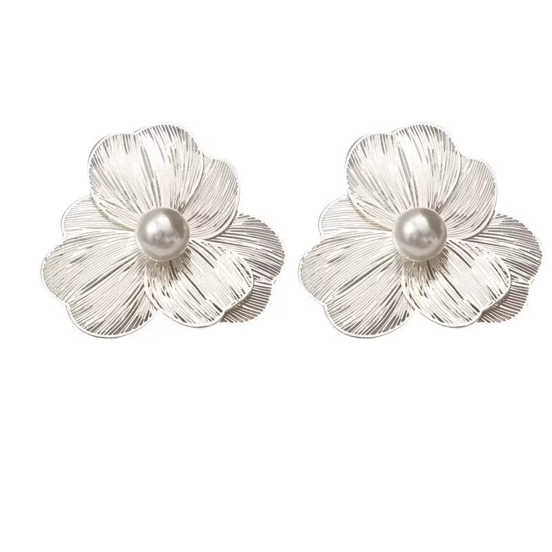 Pearl Flower Stud Earrings_BDHL8458