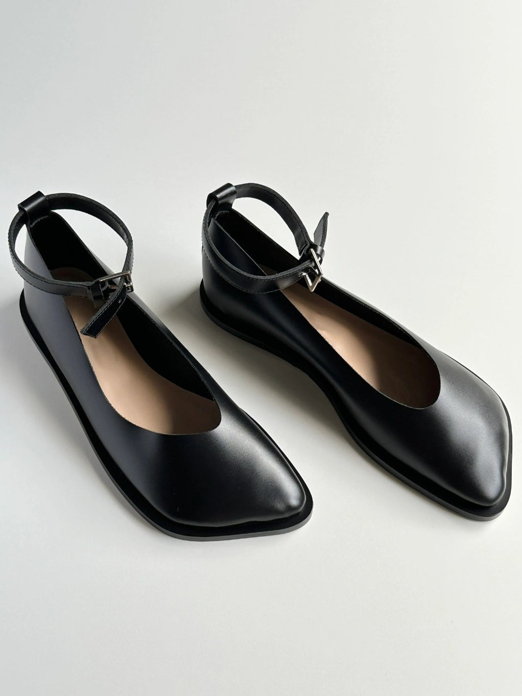 Toe Diagonal Buckle Shallow Shoes_BDHL7455