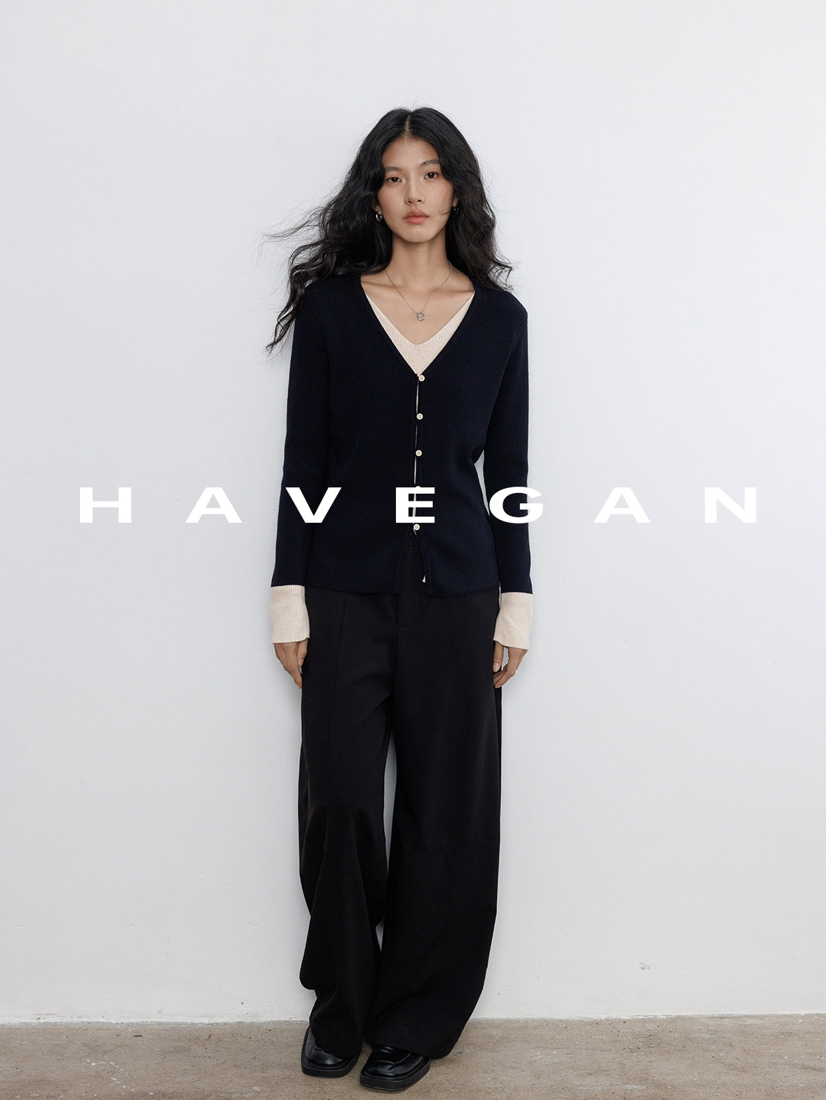 V-Neck Two-Piece Style Cardigan_BDHL7785