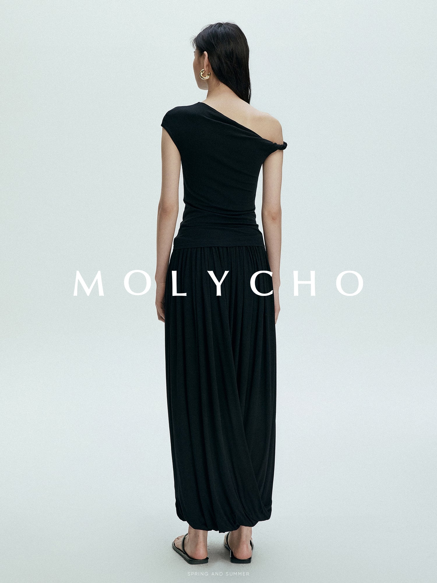 Asymmetric Off-The-Shoulder Tops_BDHL7389