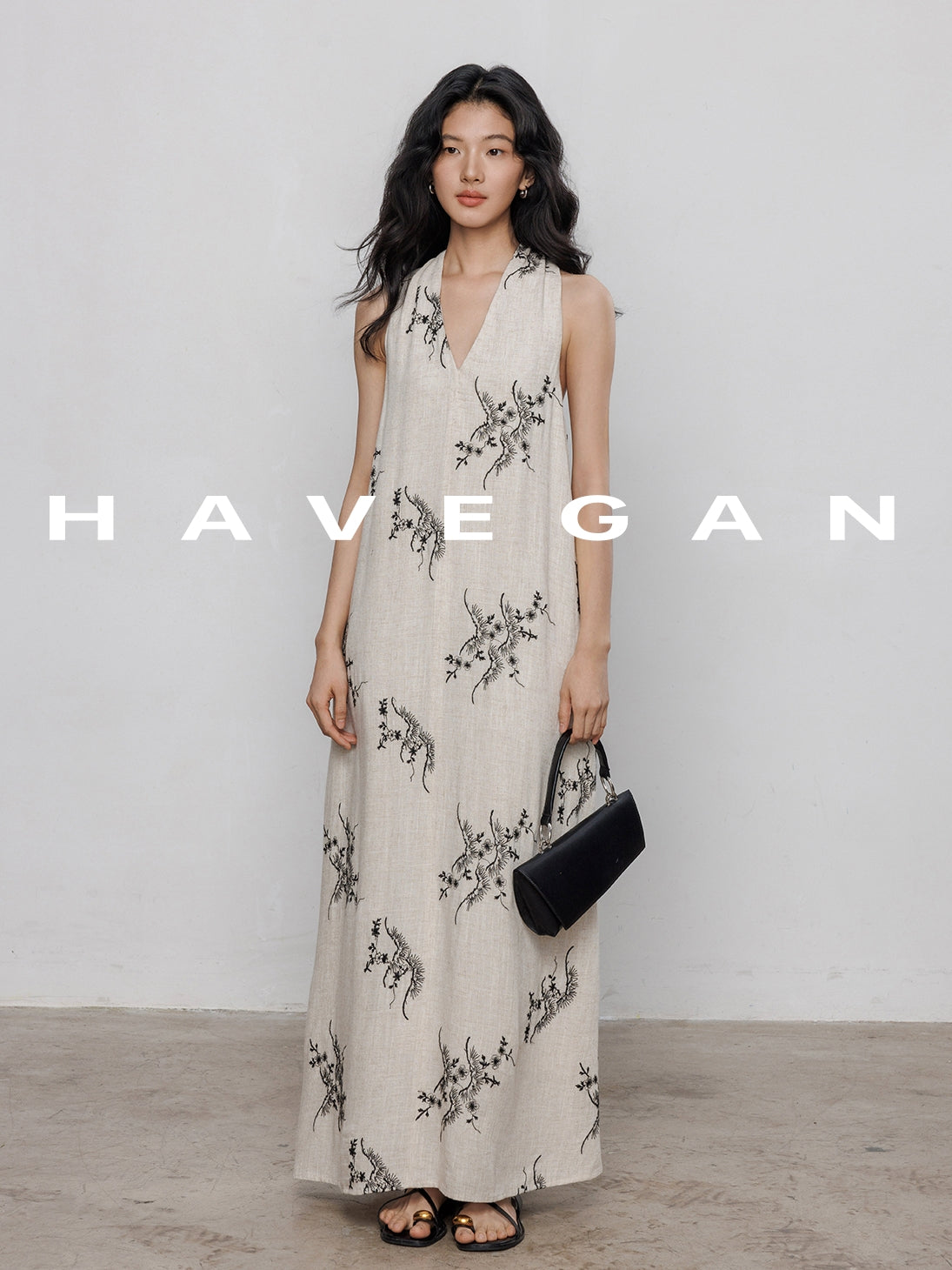 Embroidered V-Neck Sleeveless Dress_BDHL7236