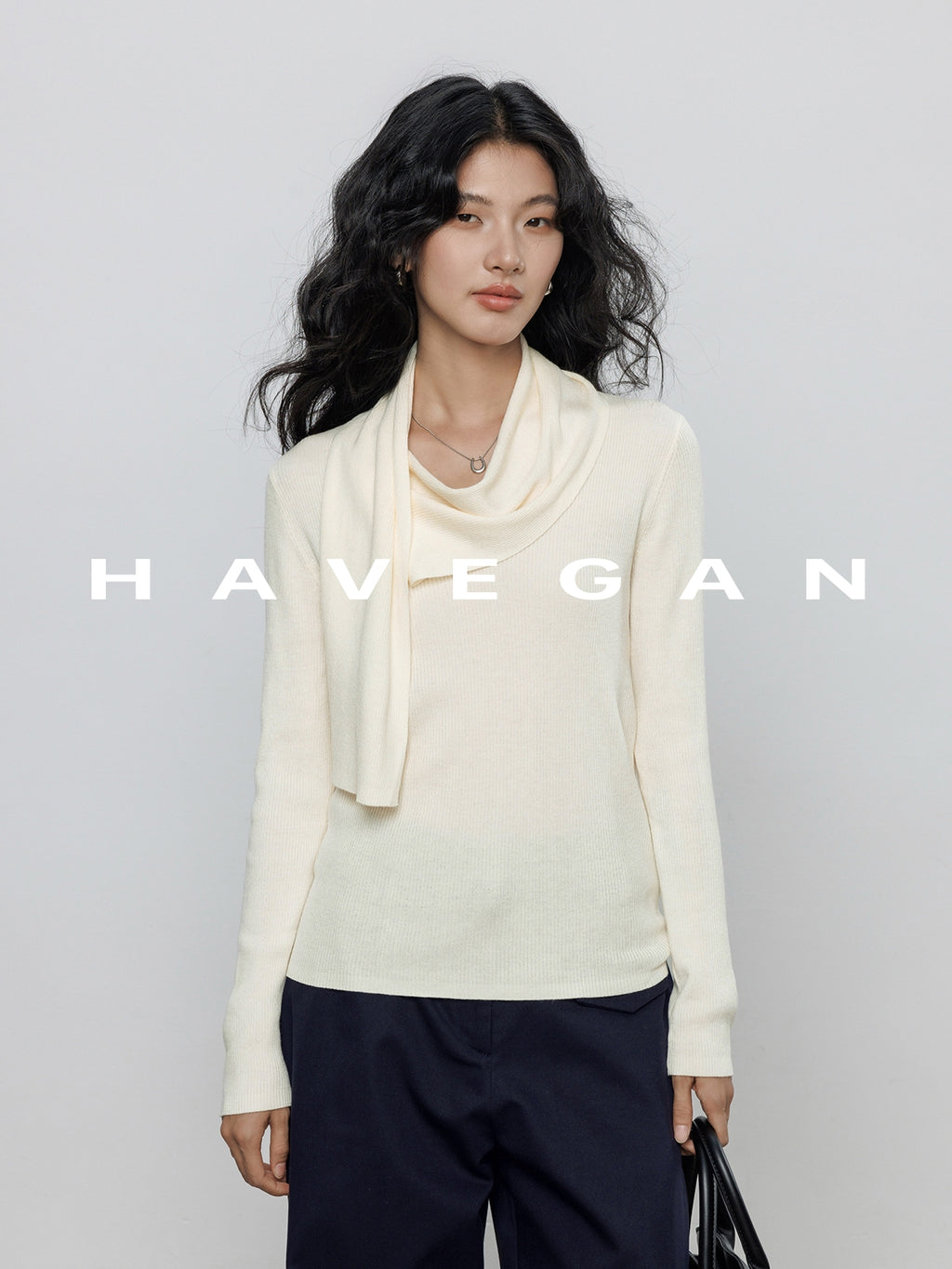 Halter-Neck Knit Tops_BDHL7784