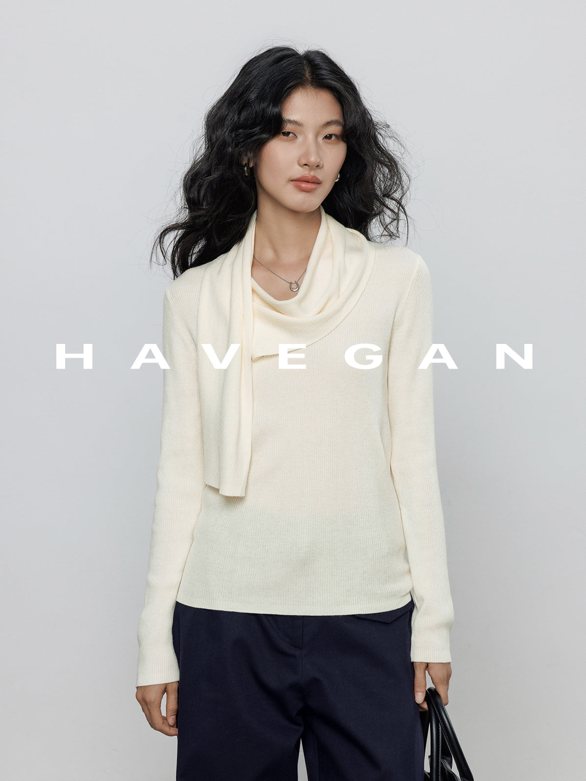 Halter-Neck Knit Tops_BDHL7784