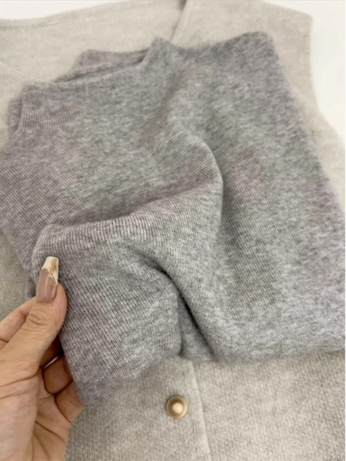 Stand-Collar sweater Or Knitted Vest_BDHL7819