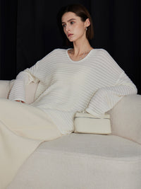 Relaxed Silhouette Pullover Sweater_BDHL6465