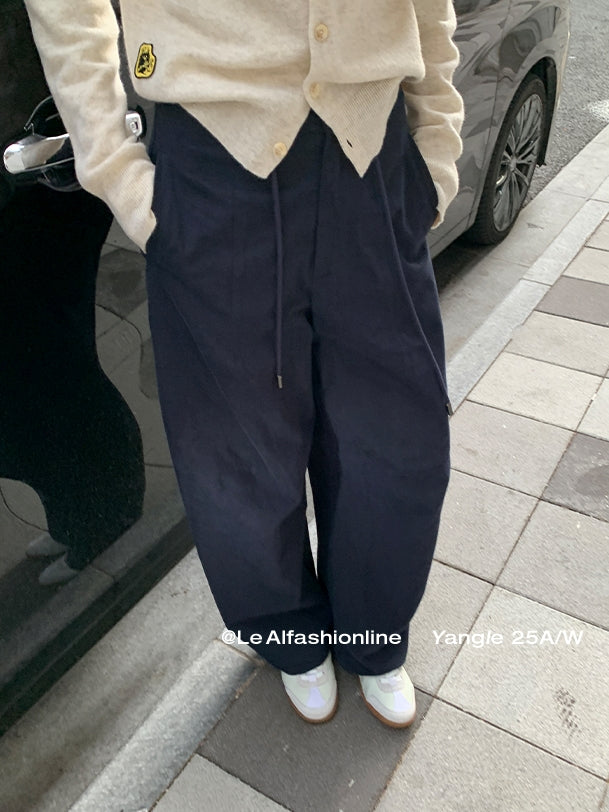 Relaxed-Fit Curved Cargo Pants_BDHL8011