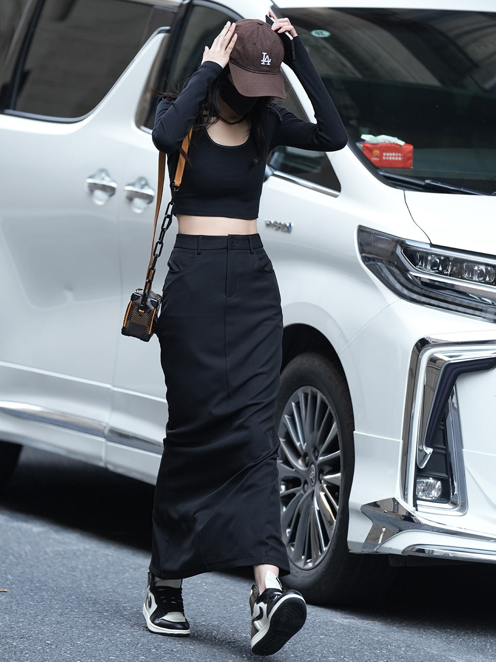 High-Waisted Slit Long Skirt_BDHL6373