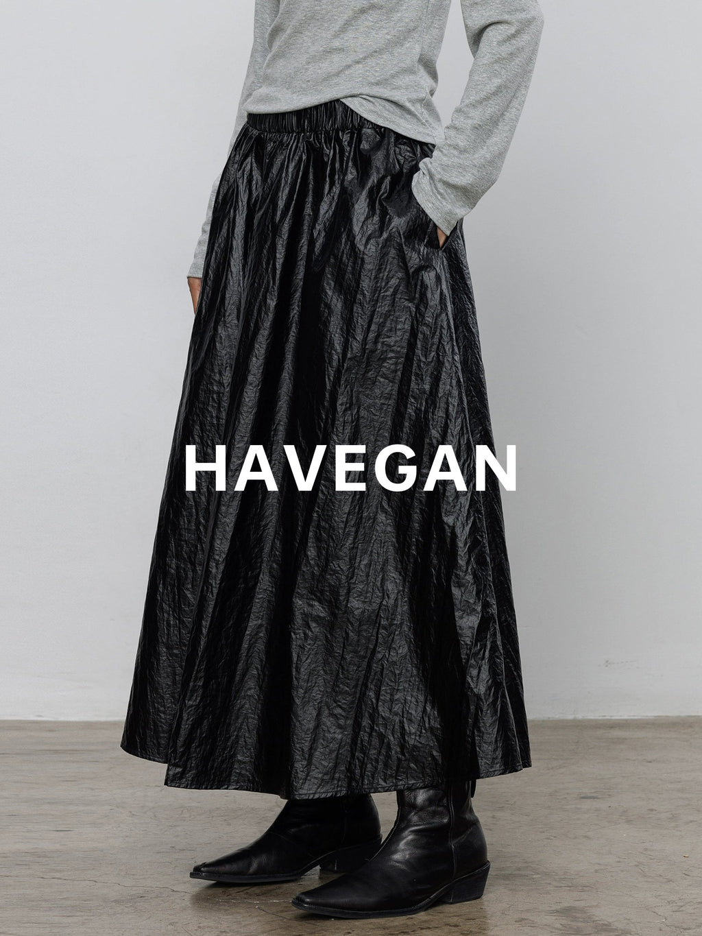 Matt Paper Leather Pleated Skirt_BDHL7706