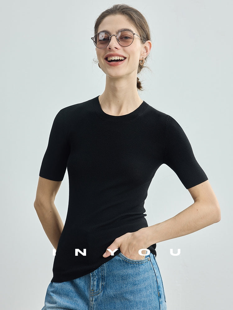 Round-Neck Seamless Slim-Fit Tops_BDHL7715