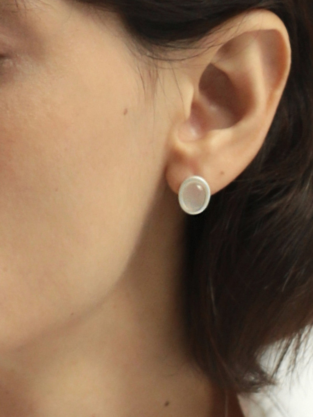 White Agate Oval Stud Earrings_BDHL8463