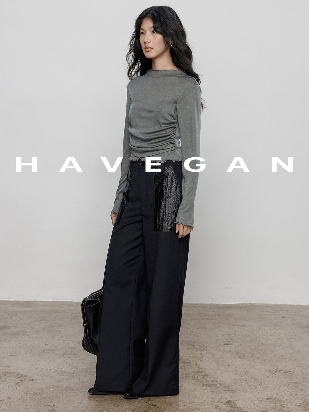 Flower-Petal Hem Slim Tops_BDHL7696