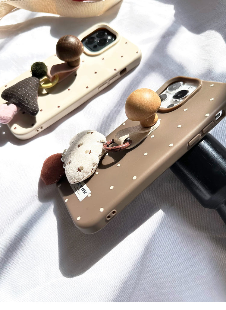 Wooden Mushroom Stand Cute Mushroom Charm Phone Case_HL3271