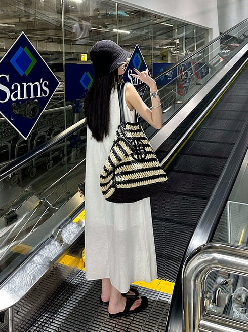Deep V-Neck White Dress_BDHL7550