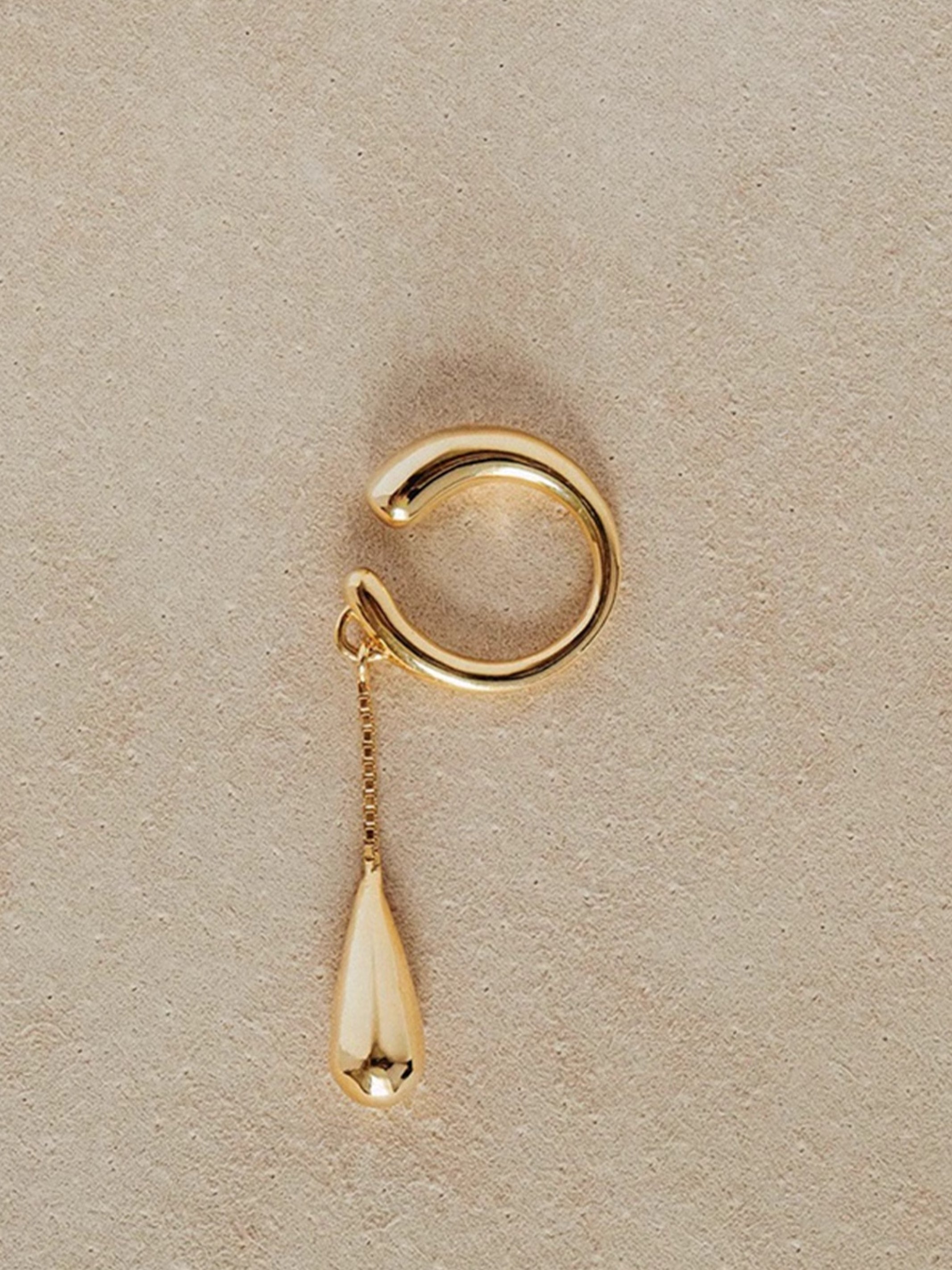 Tear-Shaped Chain Ear Cuffs_BDHL7458