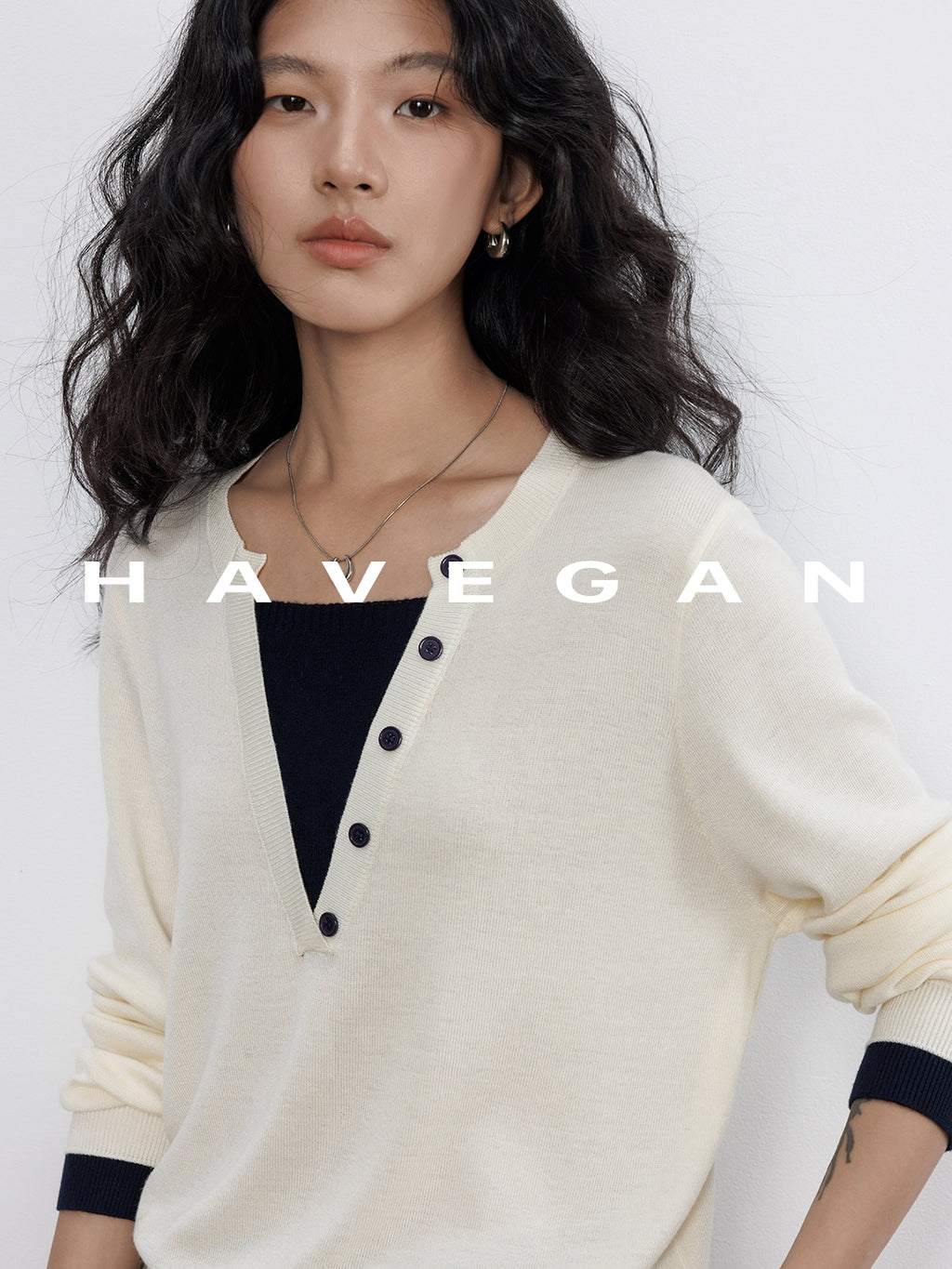 Two-Piece Style Relaxed-Fit Tops_BDHL7781