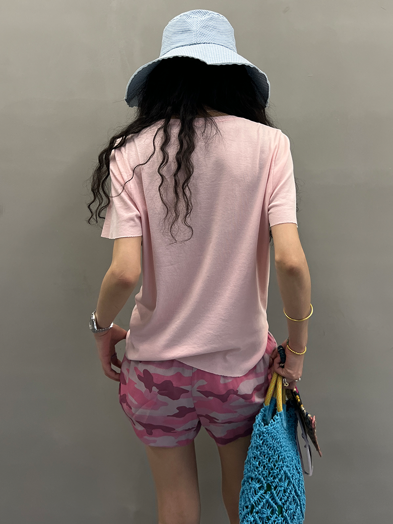 Slimline V-Neck T-Shirt_BDHL7543