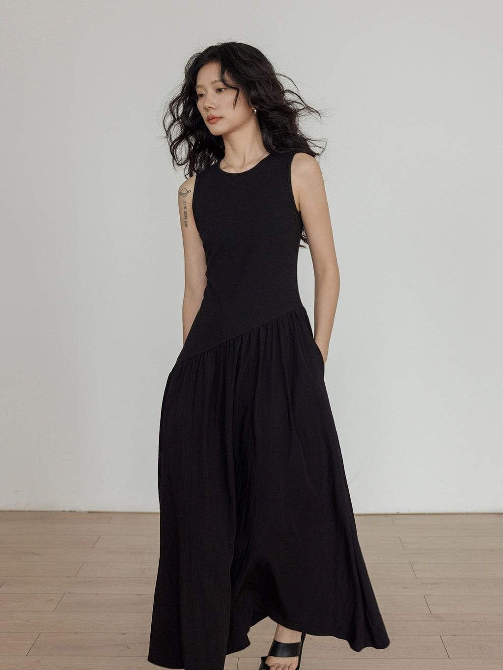 Sleeveless Shirring Knit Dress_BDHL7584