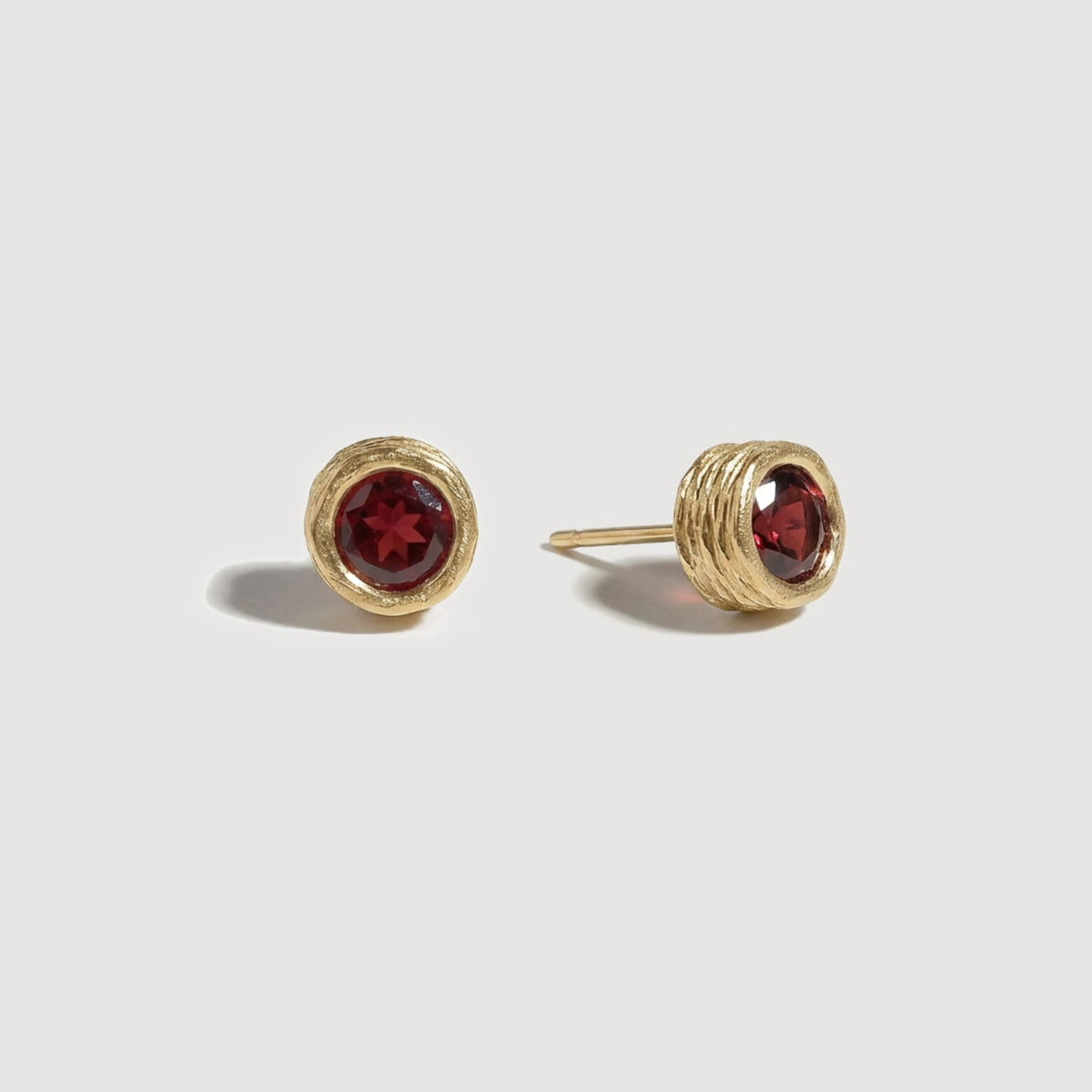 Bezel Stone Stud Earrings_BDHL8466