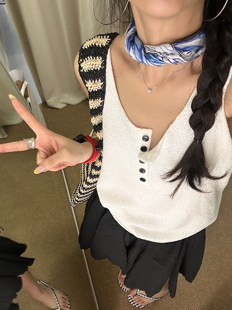Henry Neck Sleeveless Tops_BDHL7257