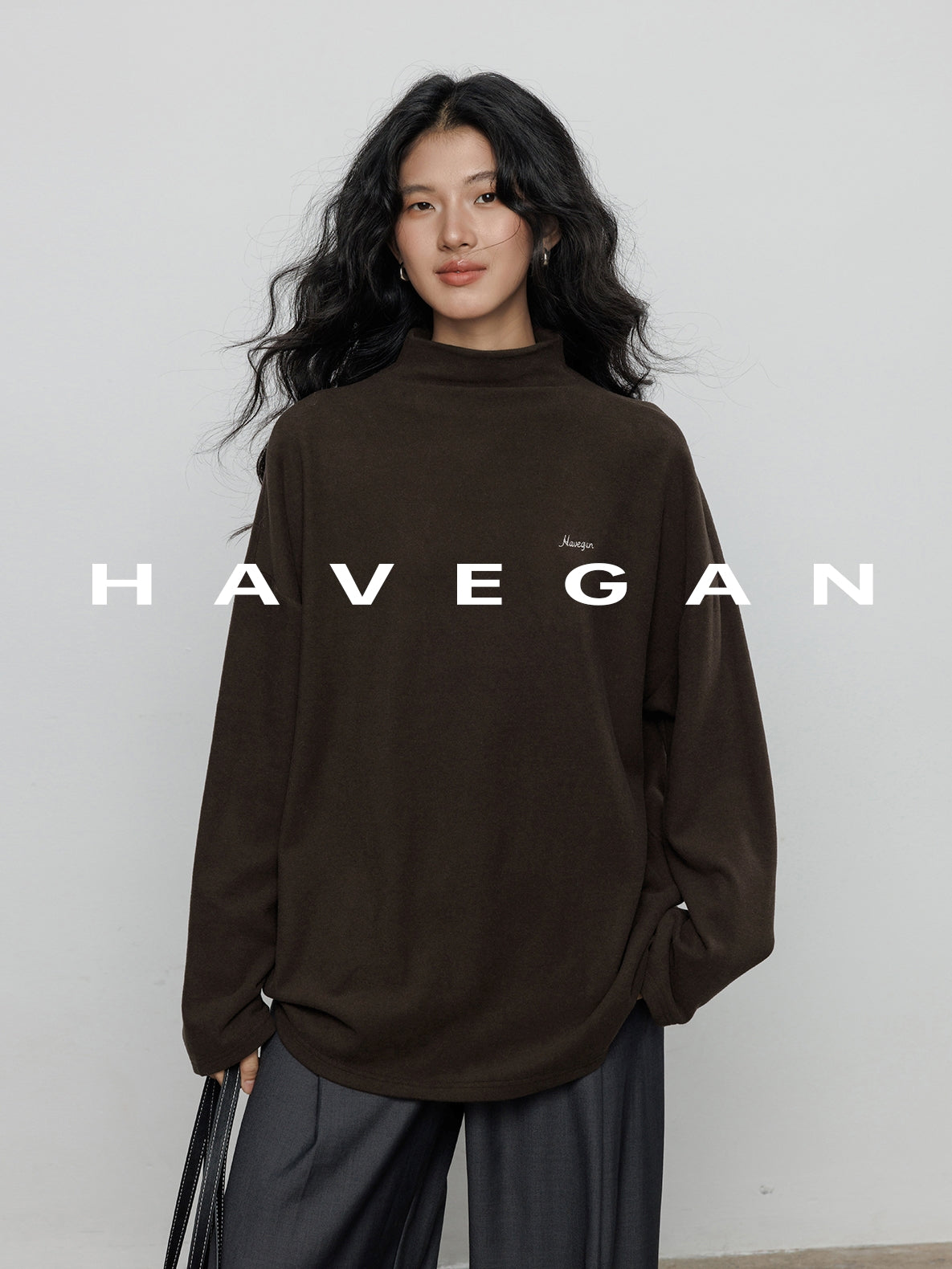 High-Neck Embroidered Tops_BDHL7894