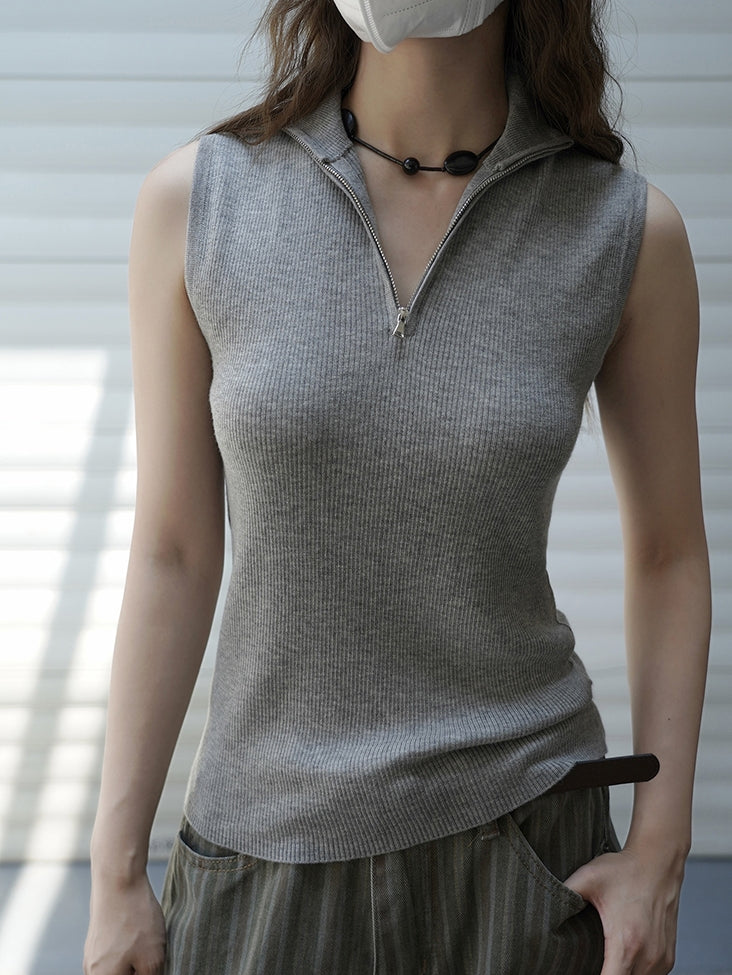 Stand-Collar Sleeveless Knit_BDHL7774