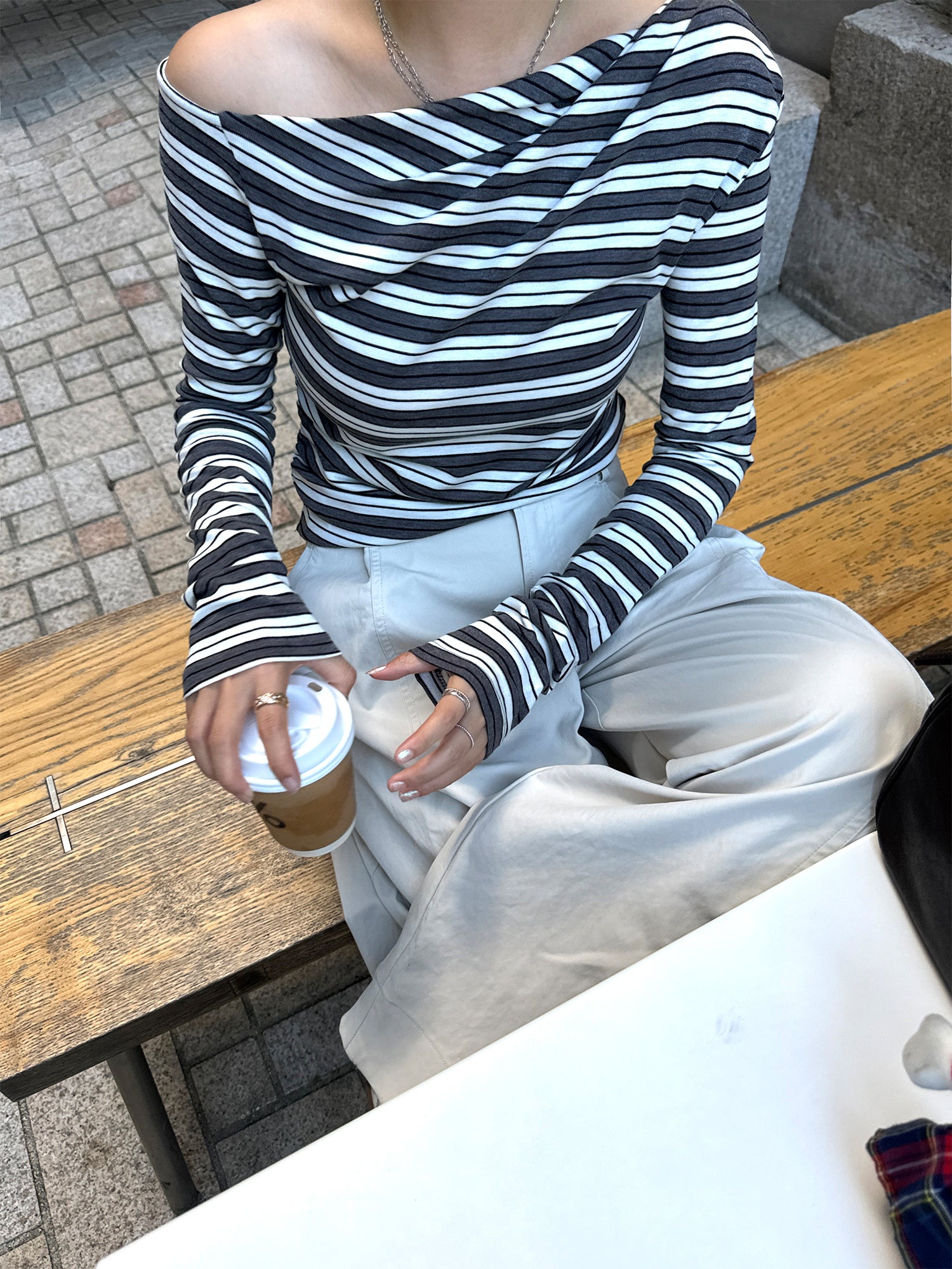 One-Shoulder Long-Sleeved T-Shirt_BDHL7734